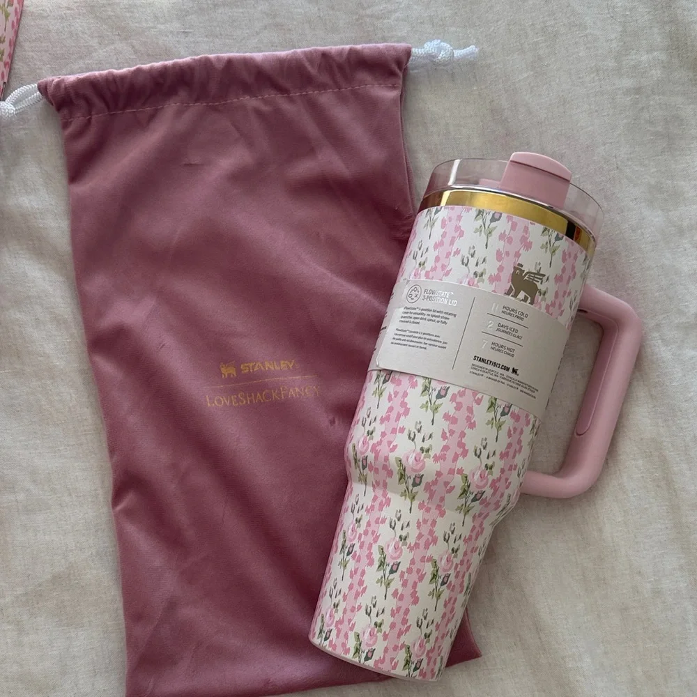 NWT Stanley x LoveShackFancy Blooming Heirloom Quencher H2.0 Tumbler 40 oz. - Picture 4 of 9